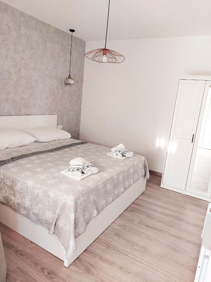 Luxury Sea View Apartment Jesenice  Bagian luar foto