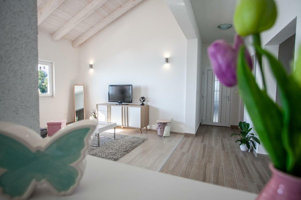 Luxury Sea View Apartment Jesenice  Bagian luar foto