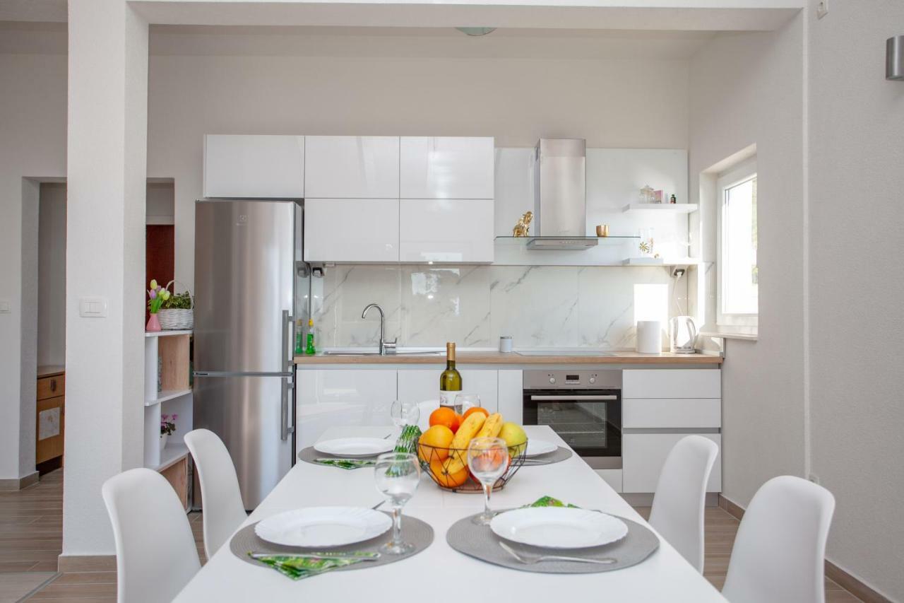 Luxury Sea View Apartment Jesenice  Bagian luar foto