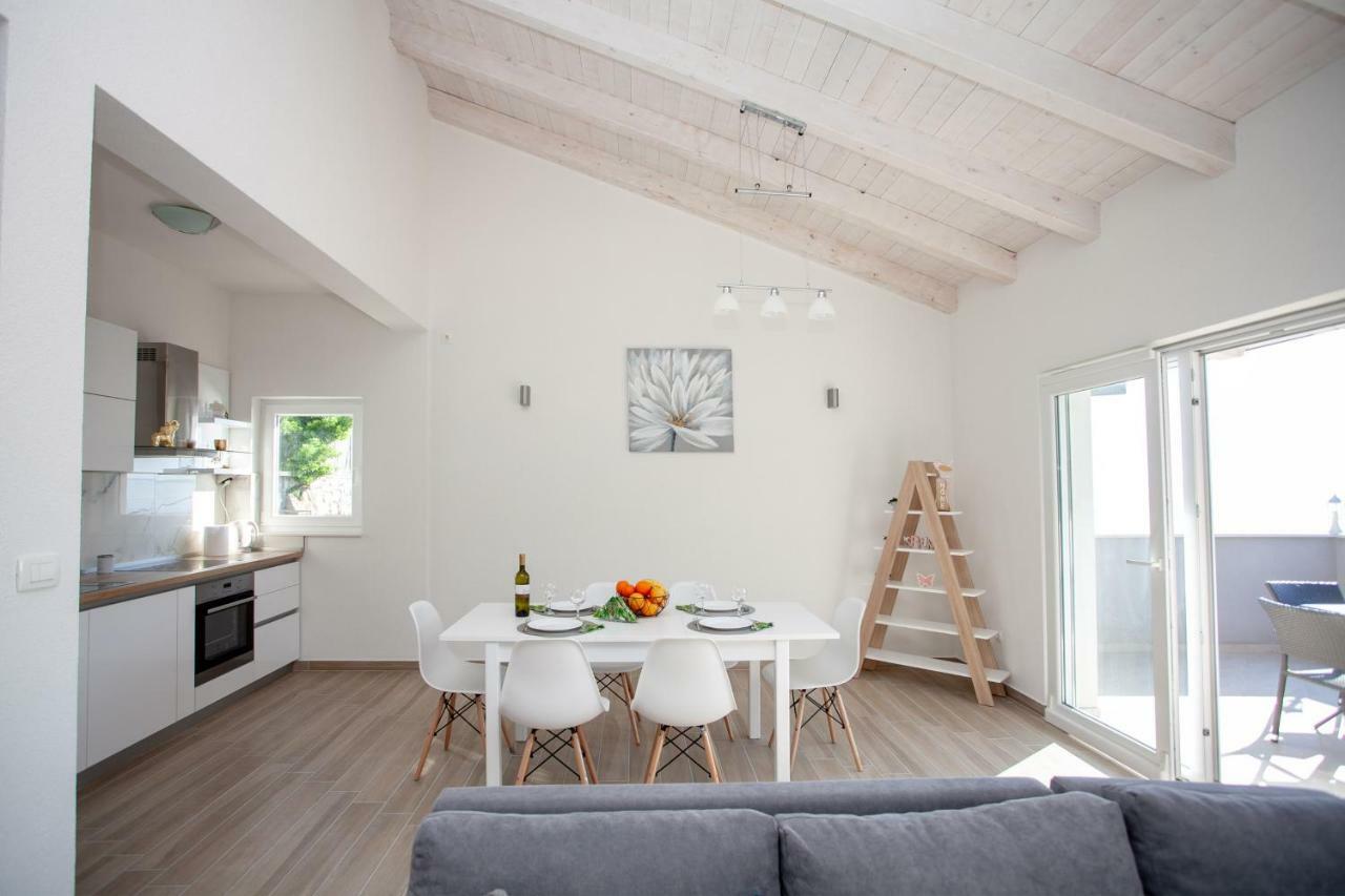 Luxury Sea View Apartment Jesenice  Bagian luar foto